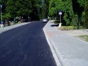 stavební - asfaltový povrch, chodníky
